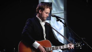 Live Music Series: featuring TRL NOSTALGIA – All Request Live