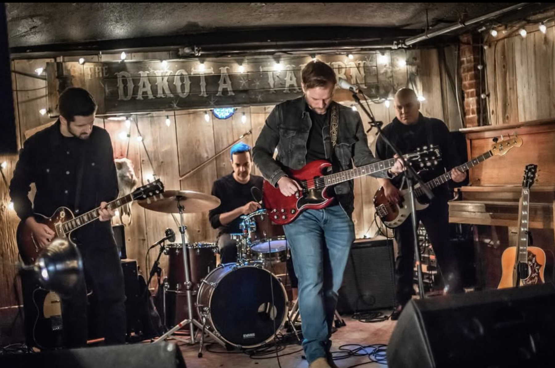 Live Music: Turn It Up (Rock/Dance Band)